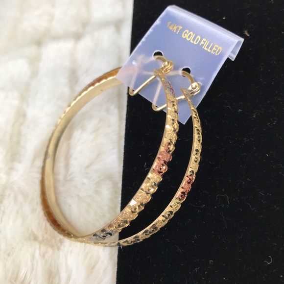 4MM Diamond cut Hoop Earrings - Picture 8 of 10